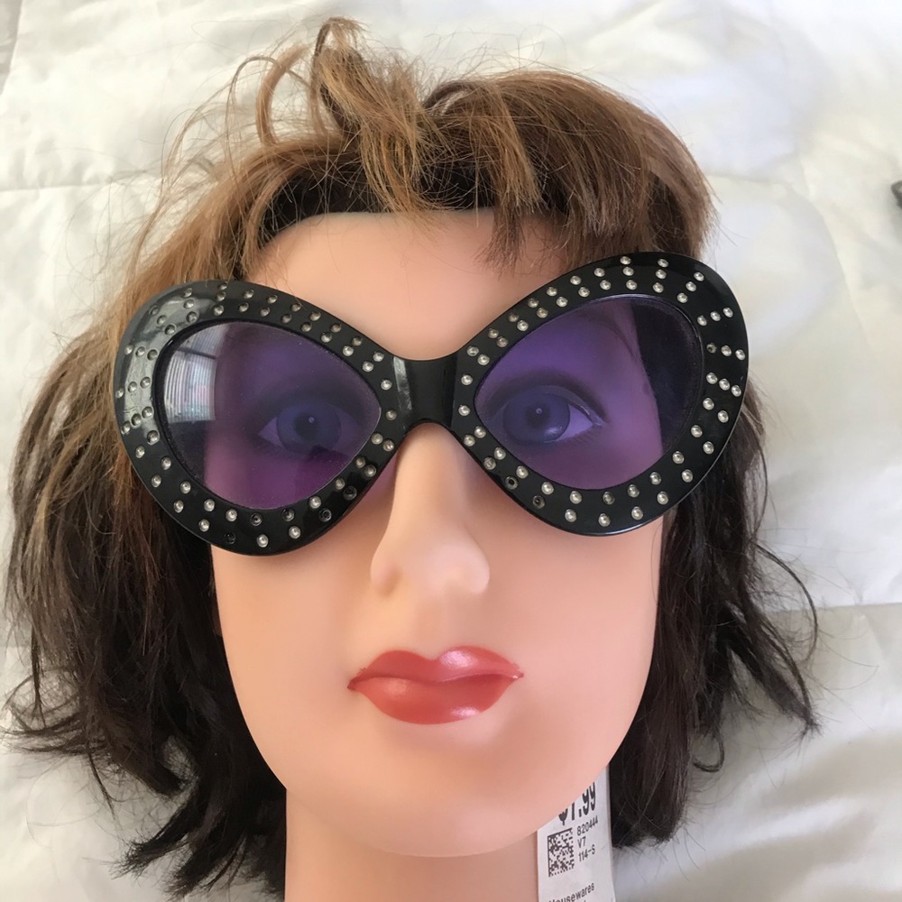 Plastic cat eye sunglasses